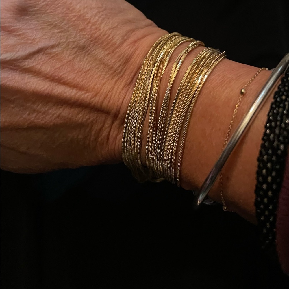 Express Gold Tone Bracelet 💛
